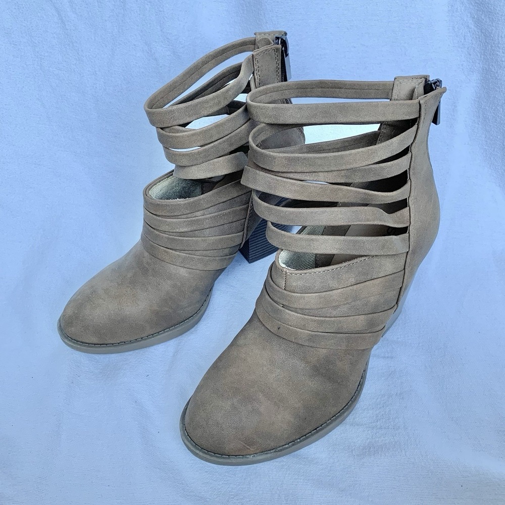 Soda Womens Kelly Strappy Ankle Boots Stacked Chunky Heel Brown Vegan Suede Sz 9